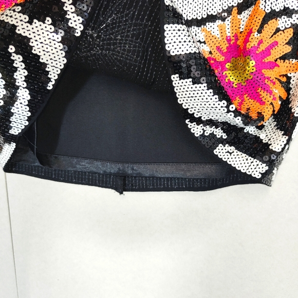 Lipsy Sequin Black White Zebra Floral Print Mini Skirt Size UK 8 - Picture 3 of 8